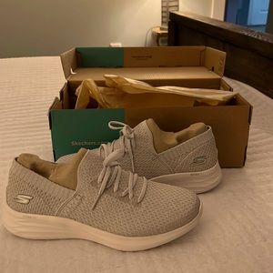 Skechers you tennis shoes